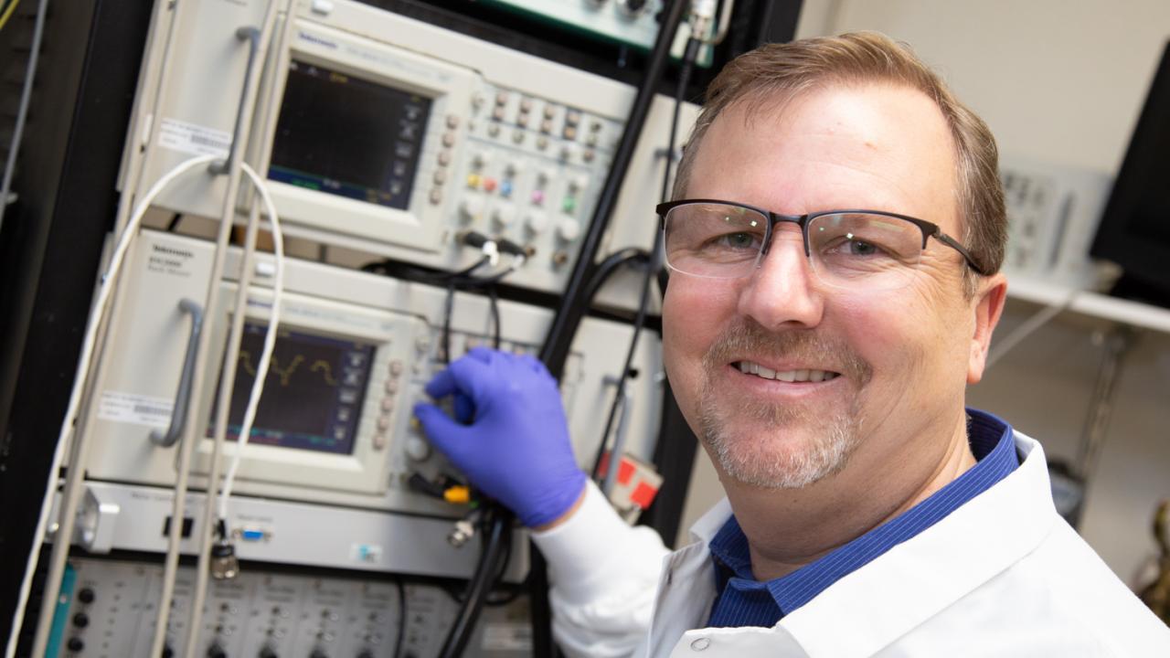 The UC Davis College of Biological Sciences named Professor W. Martin Usrey to the Barbara A. Horwitz and John M. Horowitz Endowed Chair in Physiology. David Slipher/UC Davis Marty in front of electrophysiology rig